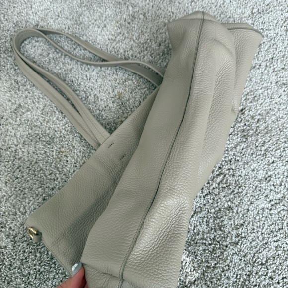 Cuyana Tan Leather Tote Bag Spacious Minimalist Design - Picture 7 of 8